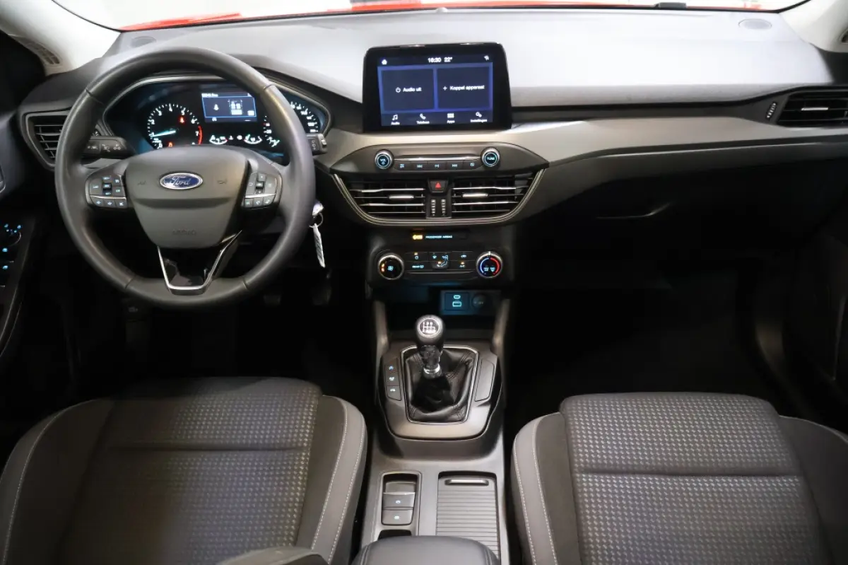 1.0 EcoBoost Hybrid Titanium