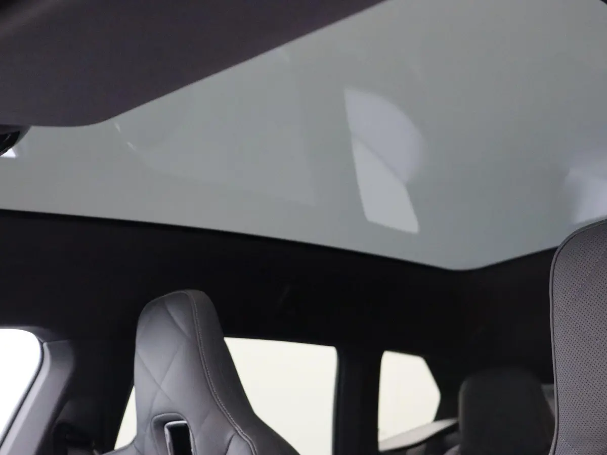 xDrive M70 M Sportpakket | Comfort Pack | Innovation Pack | SoH 100% | Integral Active Steering | Luchtvering | Panoramadak Sky Lounge | Driving Assistant Professional | Harman Kardon | 22''