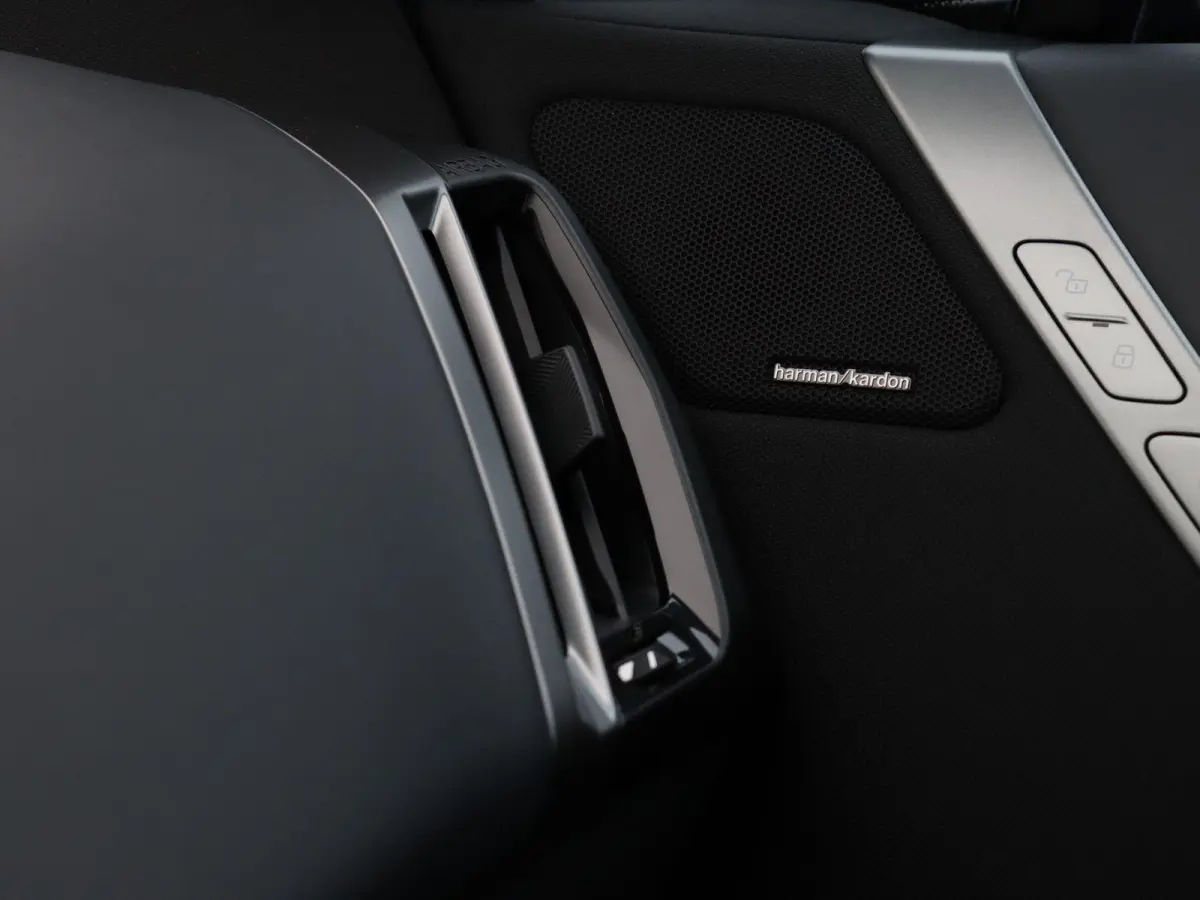 xDrive M70 M Sportpakket | Comfort Pack | Innovation Pack | SoH 100% | Integral Active Steering | Luchtvering | Panoramadak Sky Lounge | Driving Assistant Professional | Harman Kardon | 22''