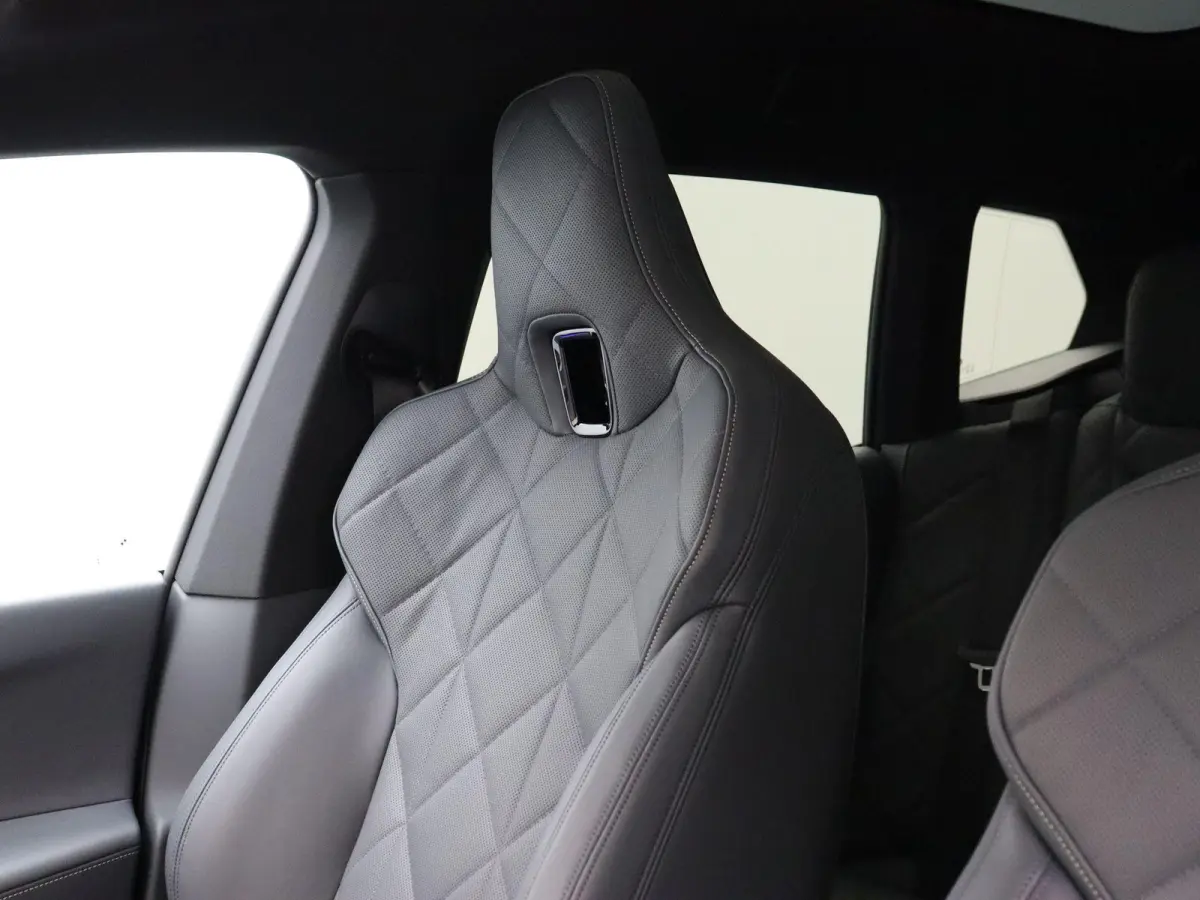 xDrive M70 M Sportpakket | Comfort Pack | Innovation Pack | SoH 100% | Integral Active Steering | Luchtvering | Panoramadak Sky Lounge | Driving Assistant Professional | Harman Kardon | 22''