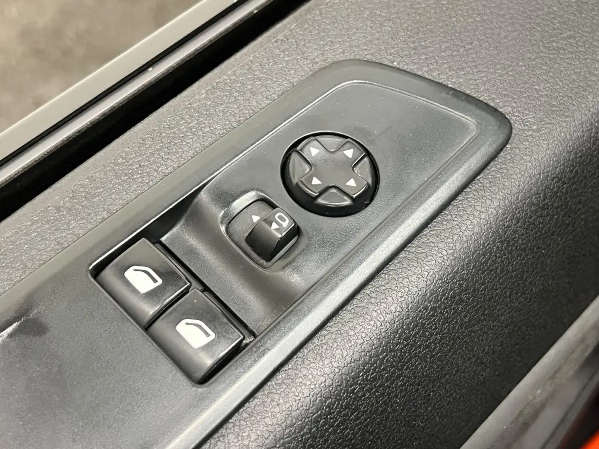 2.0 180PK L3 Premium Dubbele Cabine Automaat Airco Lichtmetalen velgen