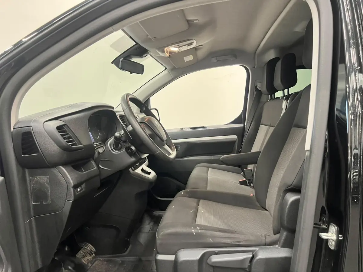 2.0 180PK L3 Premium Dubbele Cabine Automaat Airco Lichtmetalen velgen