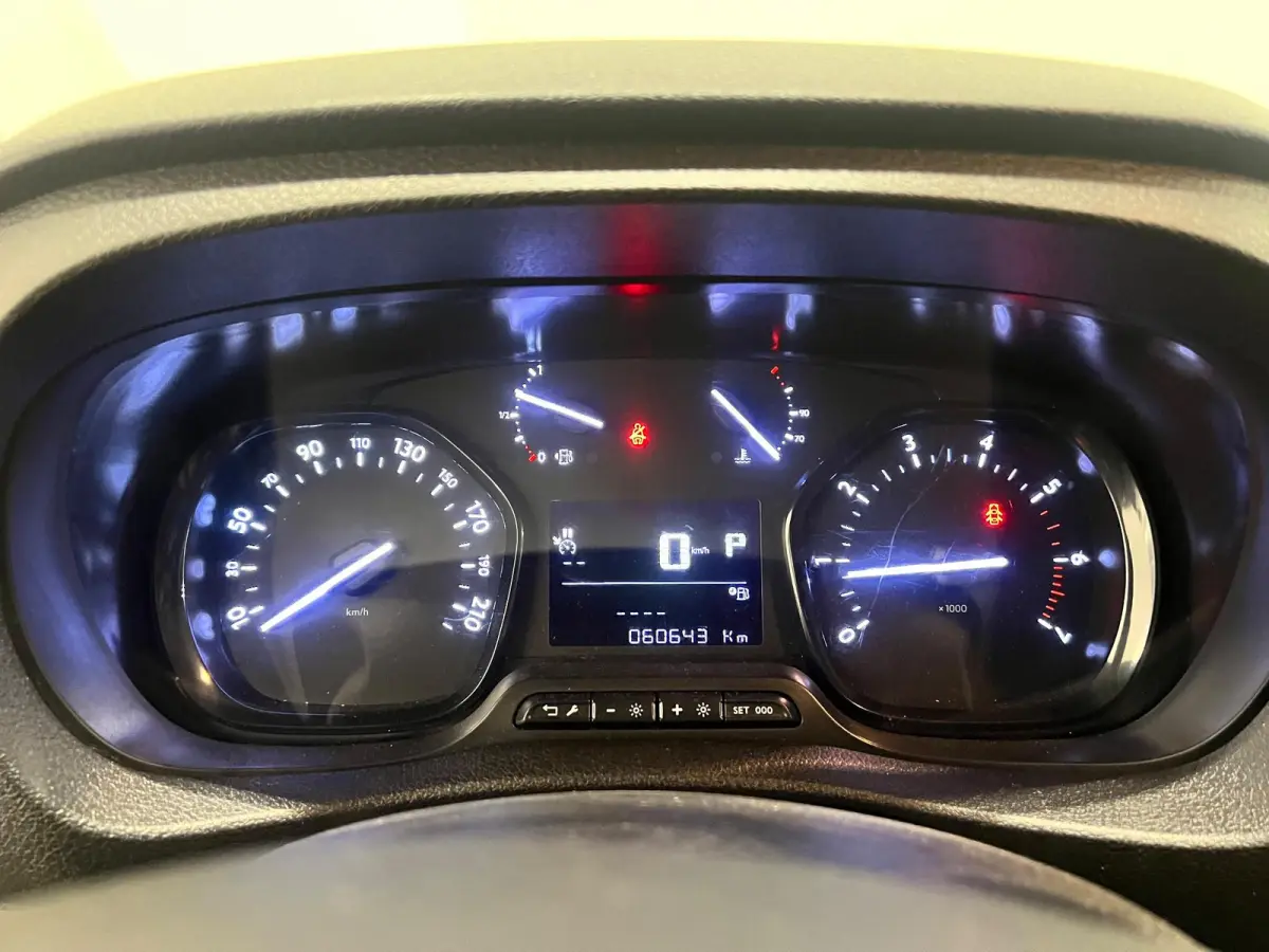 2.0 180PK L3 Premium Dubbele Cabine Automaat Airco Lichtmetalen velgen