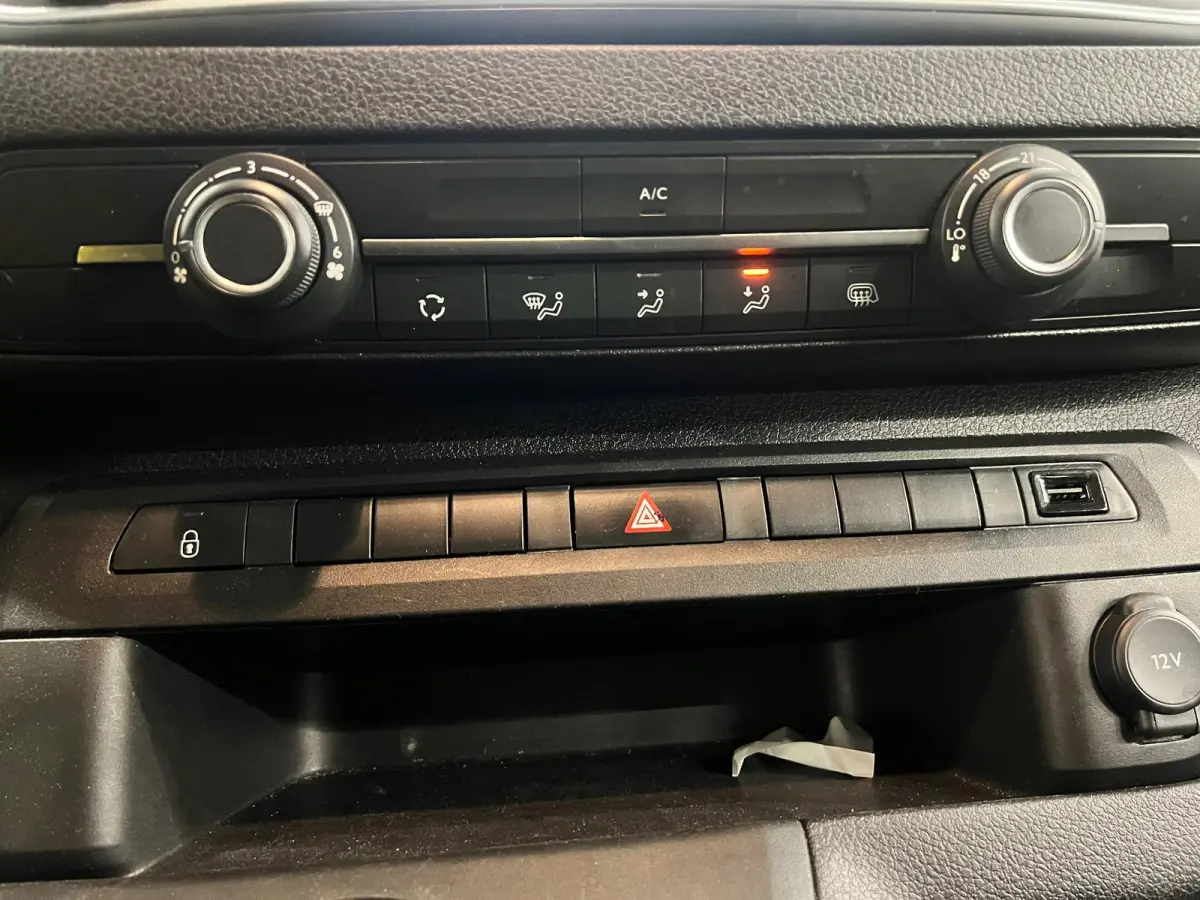2.0 180PK L3 Premium Dubbele Cabine Automaat Airco Lichtmetalen velgen