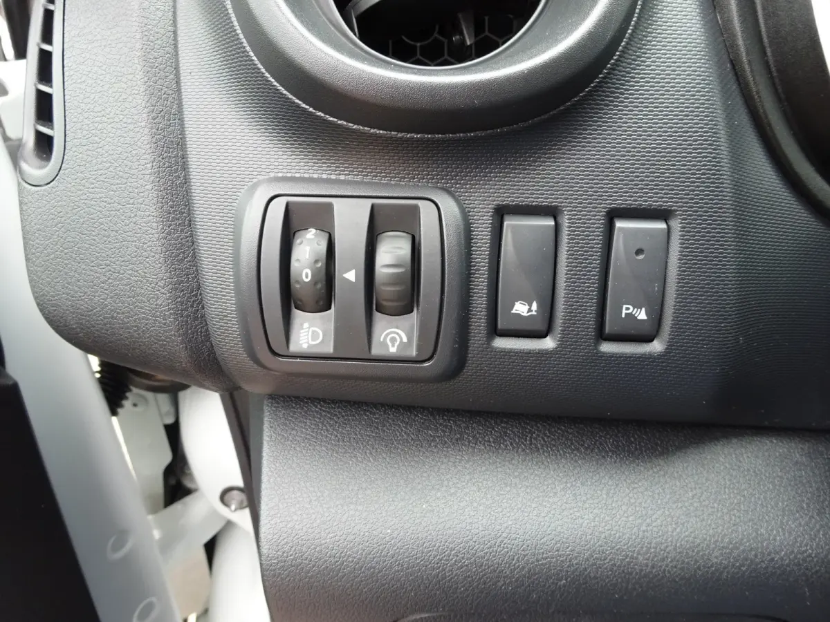 2.0 dCi 145 T29 L1H1 AUTOMAAT 2 X SCHUIFDEUR AIRCO NAVIGATIE 3ZITS CRUISE CONTROL