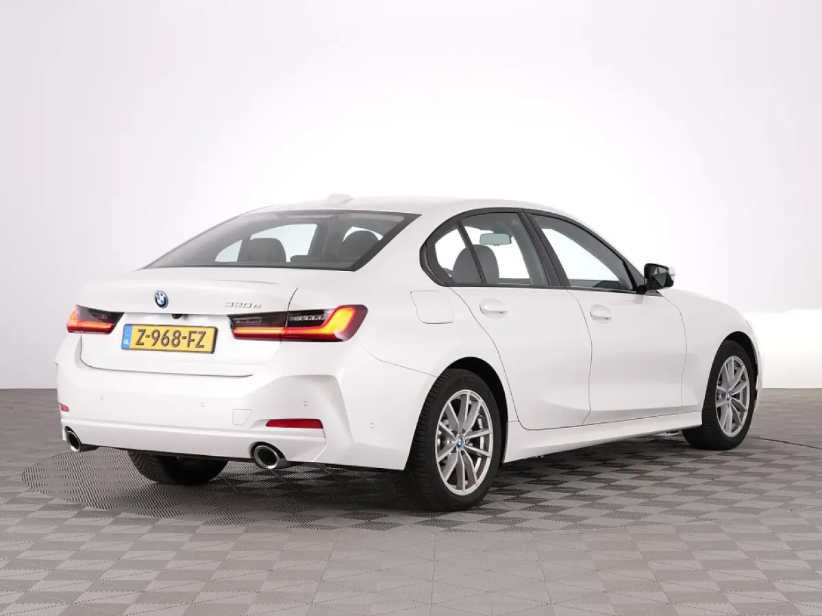 320 e | MOKKA LEDER | FULL LED | Sportstoelen | CAMERA | PHEV ✅ 1e Eigenaar !