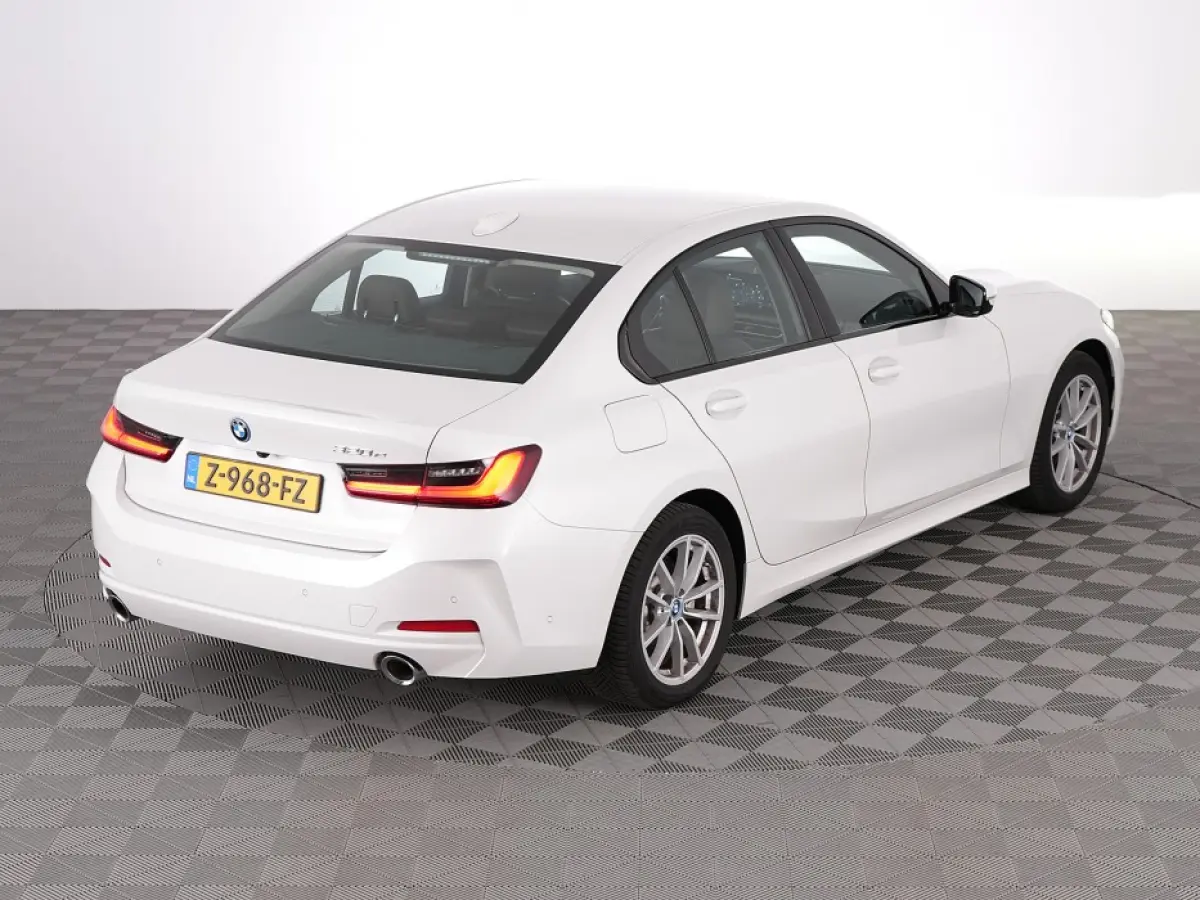 320 e | MOKKA LEDER | FULL LED | Sportstoelen | CAMERA | PHEV ✅ 1e Eigenaar !