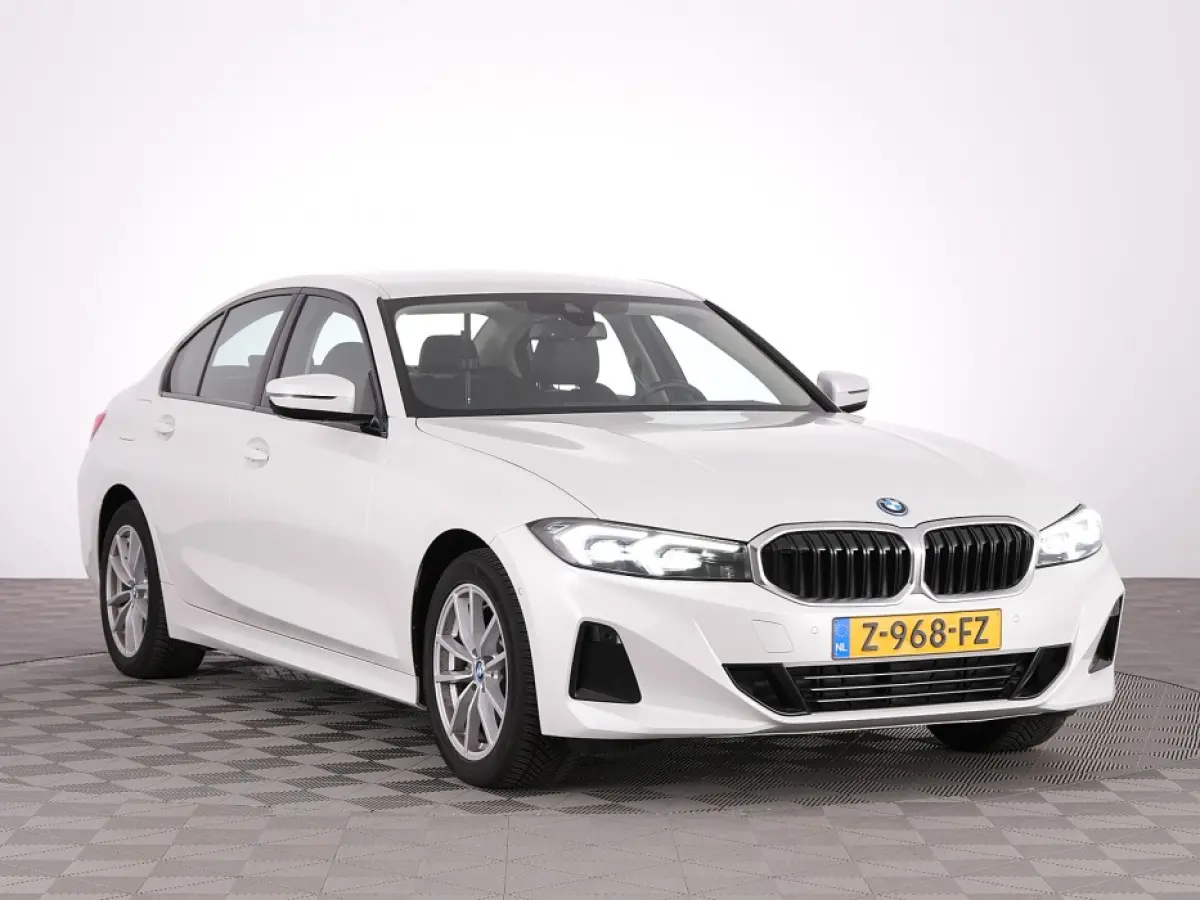 320 e | MOKKA LEDER | FULL LED | Sportstoelen | CAMERA | PHEV ✅ 1e Eigenaar !