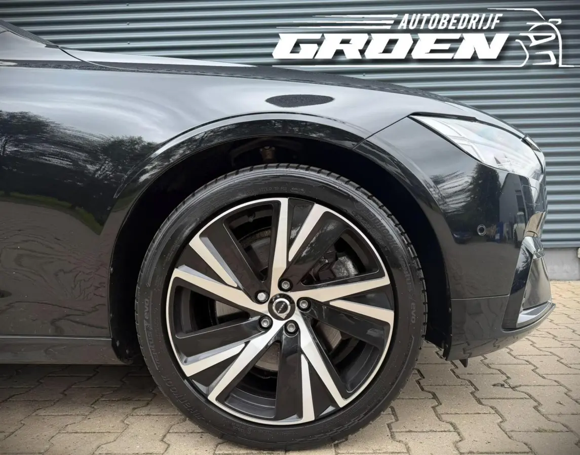2.0 T8 Plug-in hybrid AWD Ultimate Dark PANO|ACC|