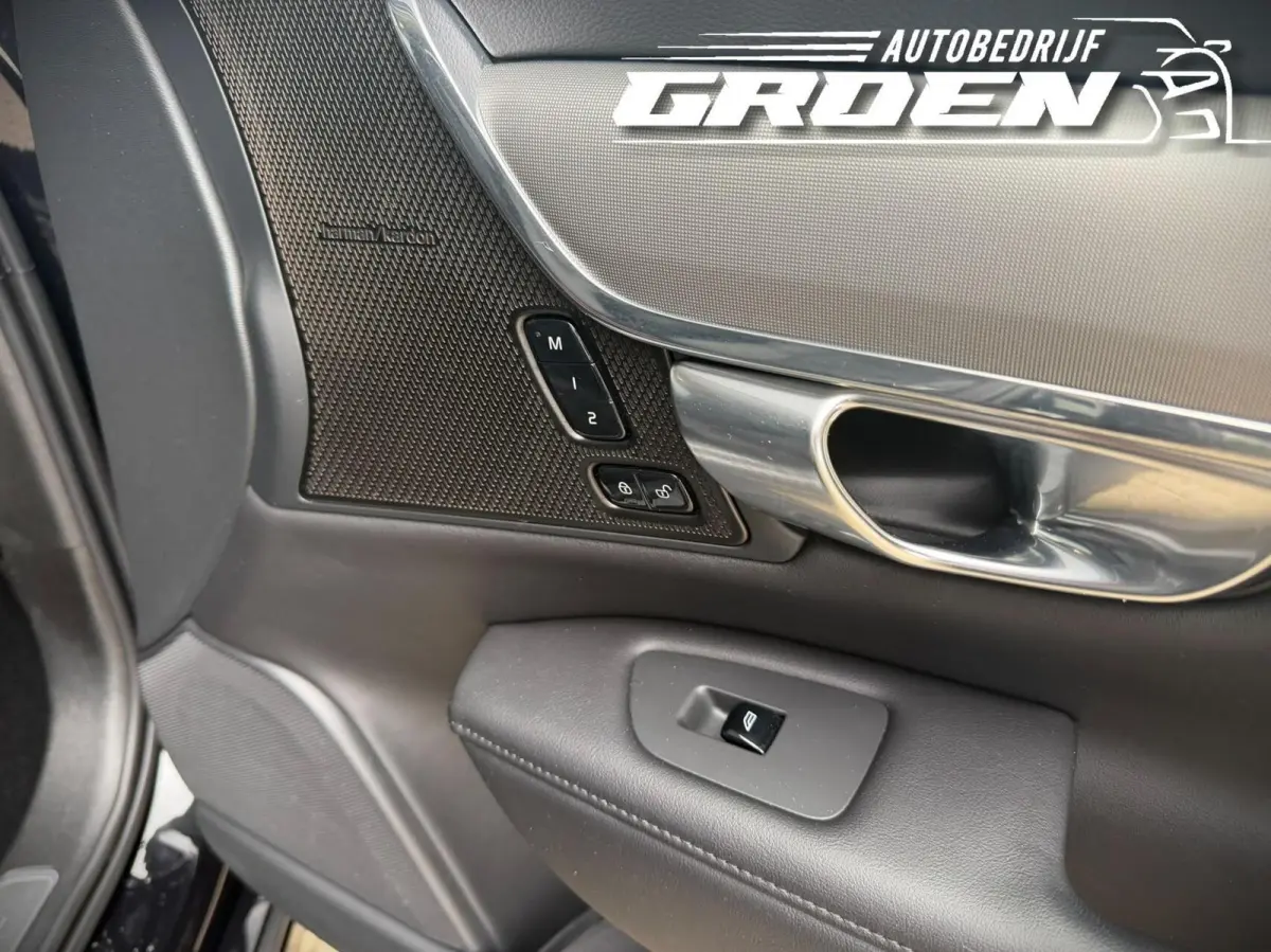 2.0 T8 Plug-in hybrid AWD Ultimate Dark PANO|ACC|