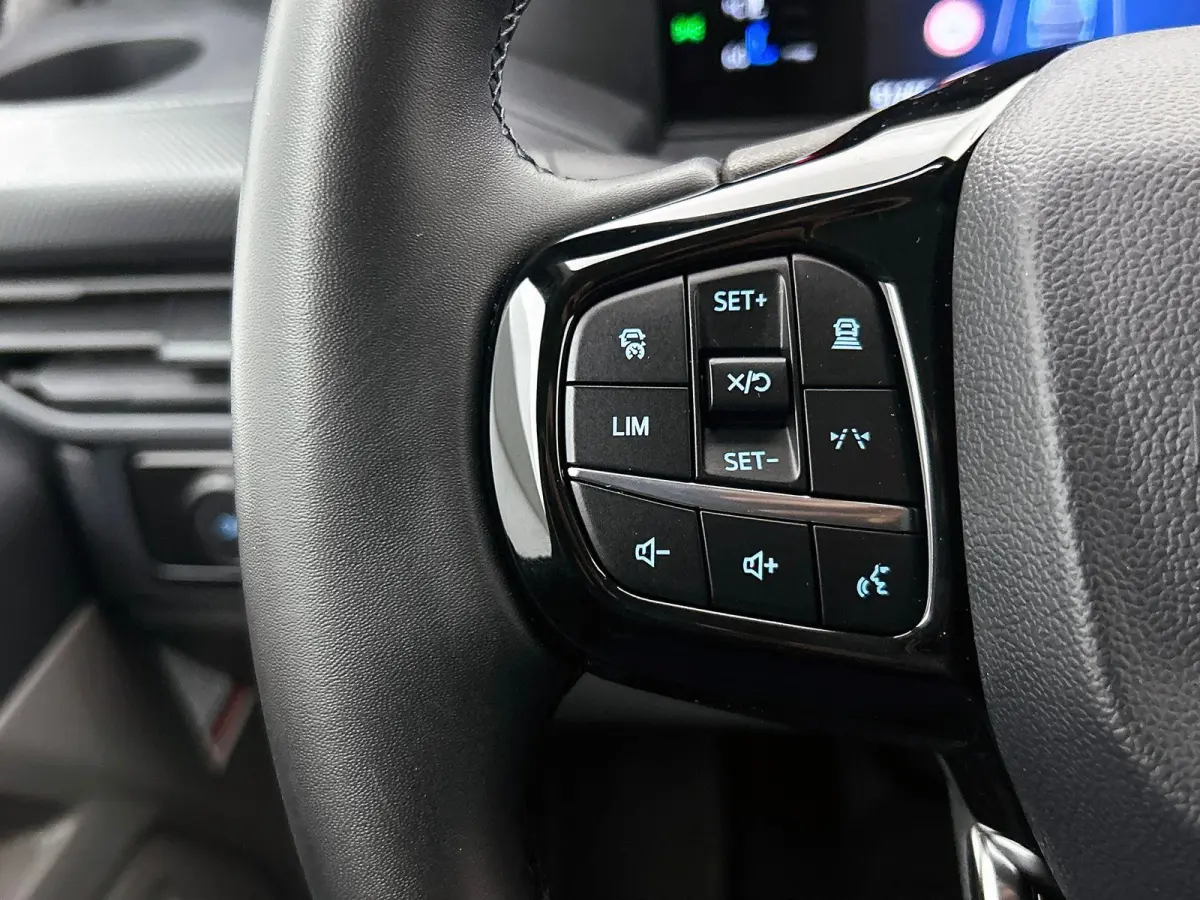 300 2.0 TDCI L2H1 Trend Nieuw Model Trekhaak Navigatie Apple CarPlay Android Auto Camera Parkeerhulp Adaptive Cruise Control Full Led Climate Control Lichtmetalen velgen