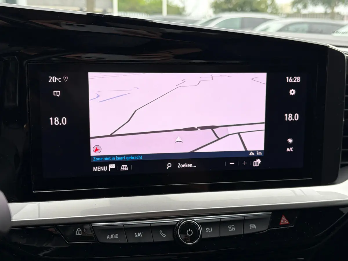 1.2 Turbo 130PK AUTOMAAT Ultimate | LEDER MET MASSAGE| MATRIX LED| ADAPTIEVE CRUISE CONTROL|  STOEL EN STUURVERWARMING| DODEHOEK DETECTIE| KEYLESS ENTRY & START| NAVIGATIE + APPLE CARPLAY/AN