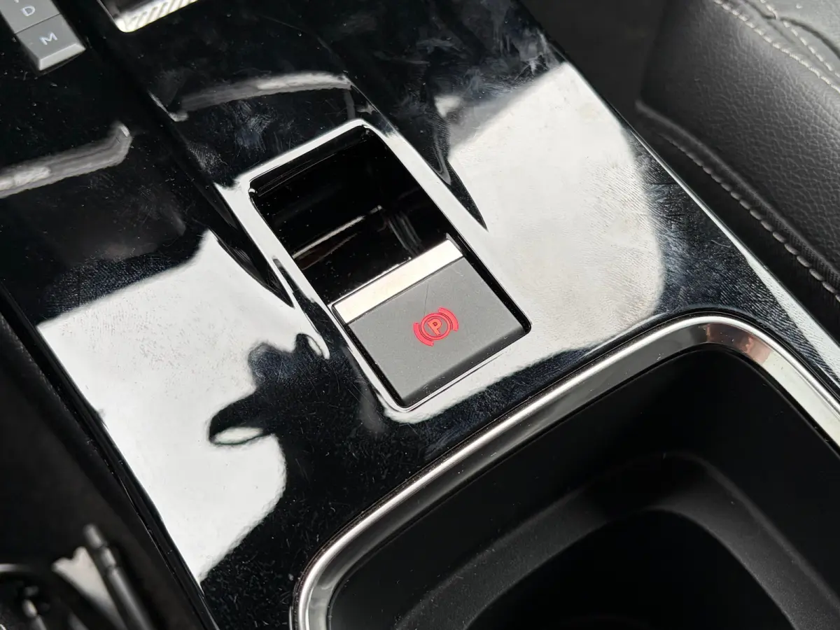 1.2 Turbo 130PK AUTOMAAT Ultimate | LEDER MET MASSAGE| MATRIX LED| ADAPTIEVE CRUISE CONTROL|  STOEL EN STUURVERWARMING| DODEHOEK DETECTIE| KEYLESS ENTRY & START| NAVIGATIE + APPLE CARPLAY/AN