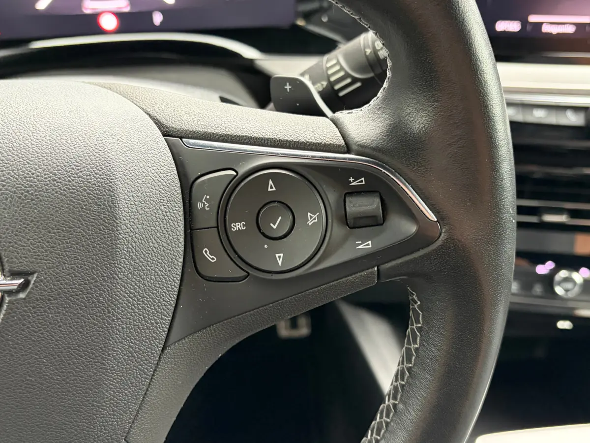 1.2 Turbo 130PK AUTOMAAT Ultimate | LEDER MET MASSAGE| MATRIX LED| ADAPTIEVE CRUISE CONTROL|  STOEL EN STUURVERWARMING| DODEHOEK DETECTIE| KEYLESS ENTRY & START| NAVIGATIE + APPLE CARPLAY/AN