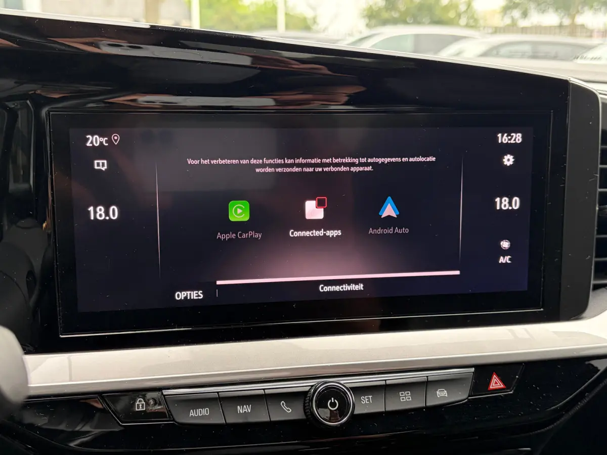 1.2 Turbo 130PK AUTOMAAT Ultimate | LEDER MET MASSAGE| MATRIX LED| ADAPTIEVE CRUISE CONTROL|  STOEL EN STUURVERWARMING| DODEHOEK DETECTIE| KEYLESS ENTRY & START| NAVIGATIE + APPLE CARPLAY/AN