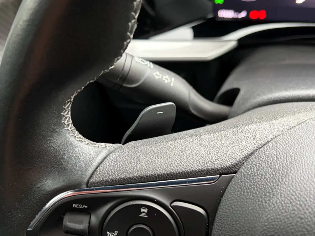 1.2 Turbo 130PK AUTOMAAT Ultimate | LEDER MET MASSAGE| MATRIX LED| ADAPTIEVE CRUISE CONTROL|  STOEL EN STUURVERWARMING| DODEHOEK DETECTIE| KEYLESS ENTRY & START| NAVIGATIE + APPLE CARPLAY/AN