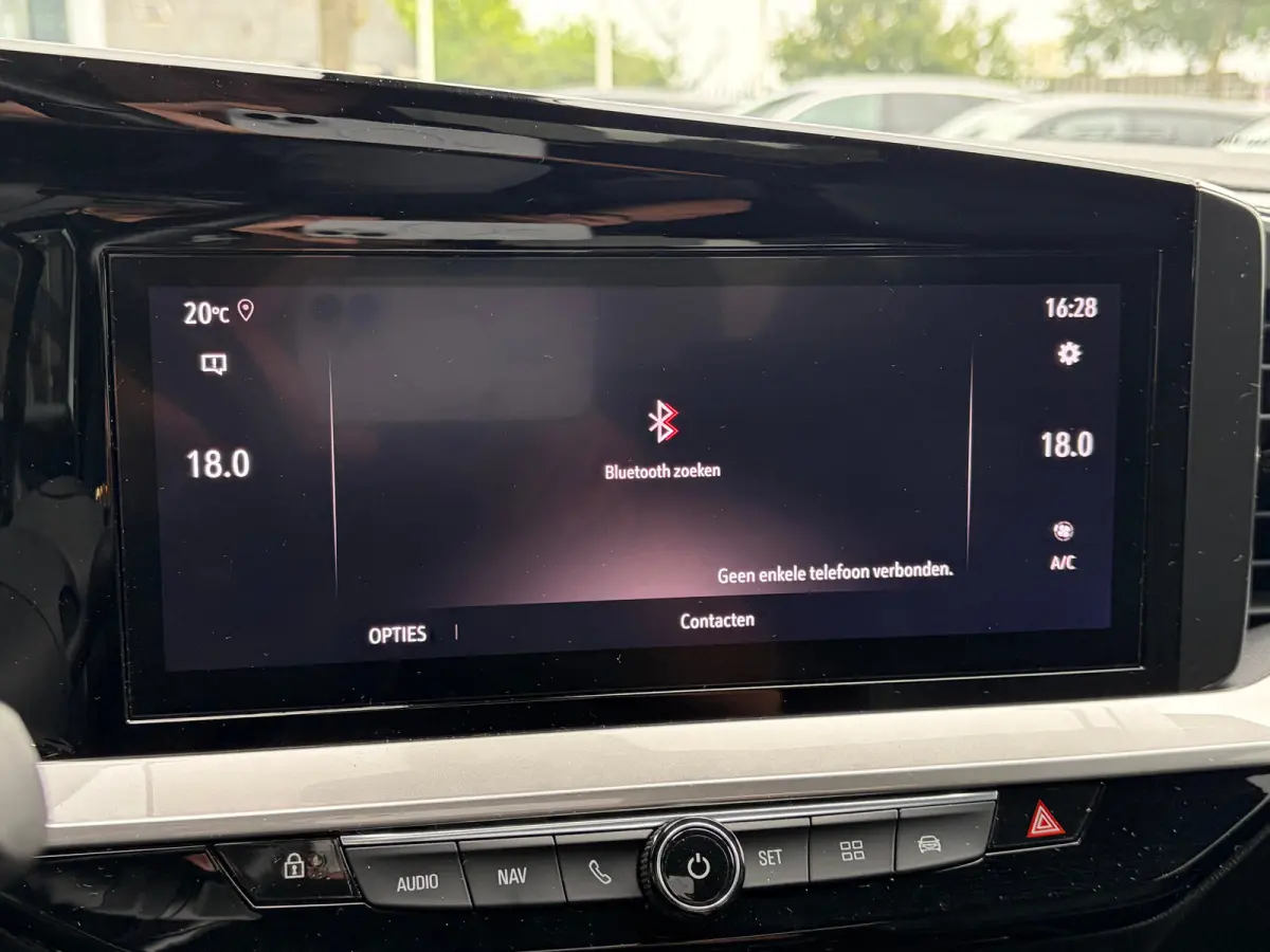 1.2 Turbo 130PK AUTOMAAT Ultimate | LEDER MET MASSAGE| MATRIX LED| ADAPTIEVE CRUISE CONTROL|  STOEL EN STUURVERWARMING| DODEHOEK DETECTIE| KEYLESS ENTRY & START| NAVIGATIE + APPLE CARPLAY/AN