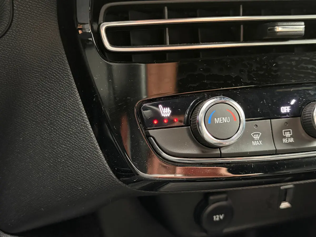 1.2 Turbo 130PK AUTOMAAT Ultimate | LEDER MET MASSAGE| MATRIX LED| ADAPTIEVE CRUISE CONTROL|  STOEL EN STUURVERWARMING| DODEHOEK DETECTIE| KEYLESS ENTRY & START| NAVIGATIE + APPLE CARPLAY/AN