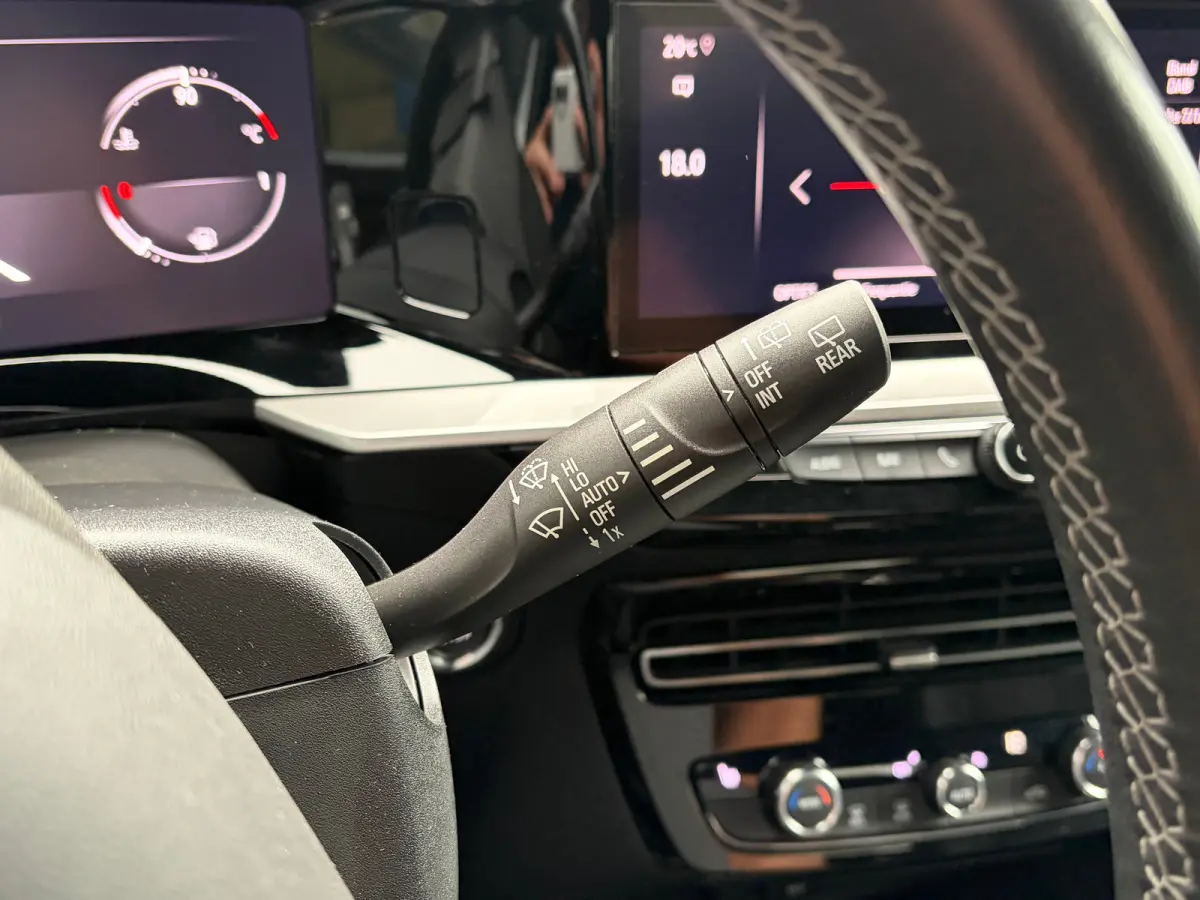1.2 Turbo 130PK AUTOMAAT Ultimate | LEDER MET MASSAGE| MATRIX LED| ADAPTIEVE CRUISE CONTROL|  STOEL EN STUURVERWARMING| DODEHOEK DETECTIE| KEYLESS ENTRY & START| NAVIGATIE + APPLE CARPLAY/AN