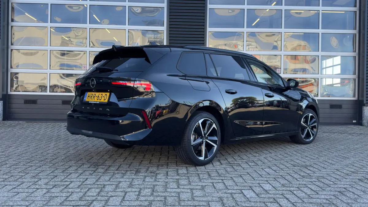 Turbo Business Edition 130PK | Camera | Navigatie | Stoel/stuurverwarming | Cruise Control | | Airco (automatisch) | DAB ontvanger | Dak in carrosseriekleur