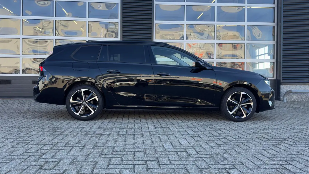 Turbo Business Edition 130PK | Camera | Navigatie | Stoel/stuurverwarming | Cruise Control | | Airco (automatisch) | DAB ontvanger | Dak in carrosseriekleur