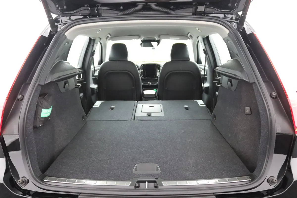 T2 Inscription | Stoel en stuurwielverwarming | Adaptieve Cruise control | Lederen bekleding | Parkeersensoren voor en achter | LED |