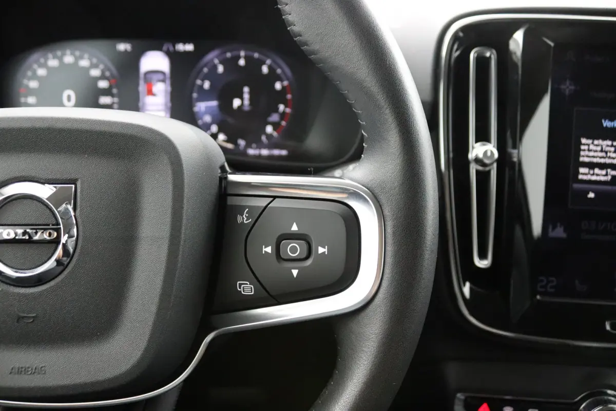 T2 Inscription | Stoel en stuurwielverwarming | Adaptieve Cruise control | Lederen bekleding | Parkeersensoren voor en achter | LED |