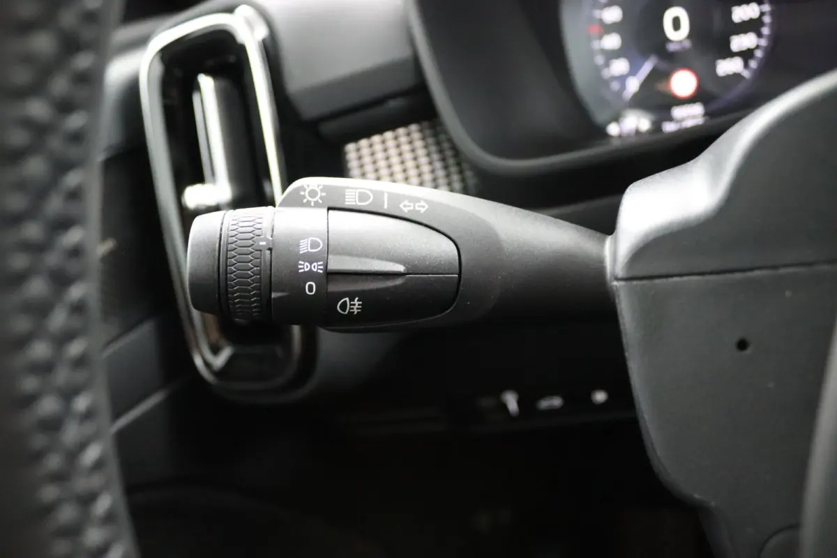 T4 R-Design | Panoramadak | SoH 86% | BLIS | 360 Camera | Adaptive Cruise | Harman/Kardon |