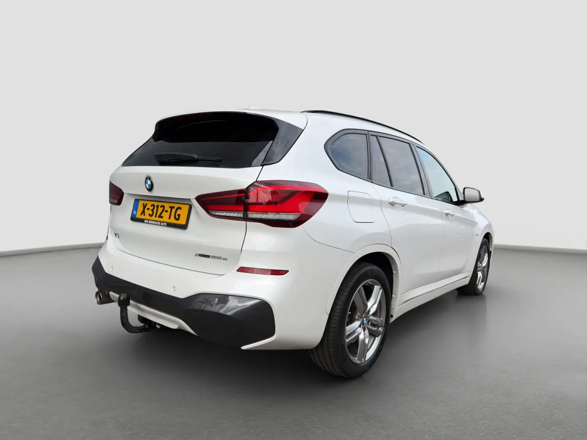 xDrive25e eDrive Edition 220pk M-Sport | M-pakket | Sportstoelen | Trekhaak | Leder | Cruise controle | Climate controle | Navigatie | Elektrische achterklep