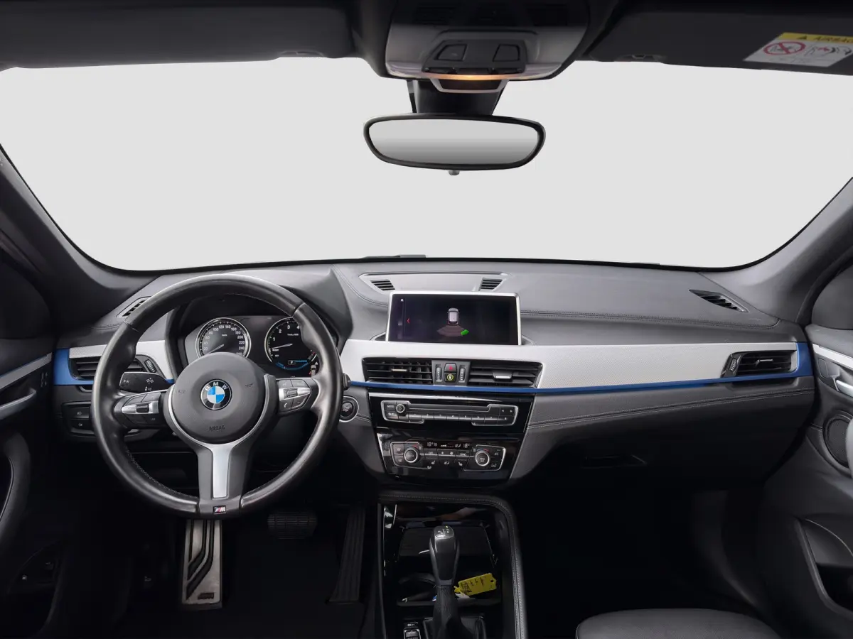 xDrive25e eDrive Edition 220pk M-Sport | M-pakket | Sportstoelen | Trekhaak | Leder | Cruise controle | Climate controle | Navigatie | Elektrische achterklep