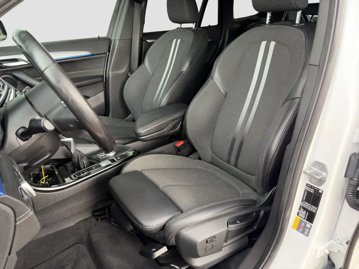 xDrive25e eDrive Edition 220pk M-Sport | M-pakket | Sportstoelen | Trekhaak | Leder | Cruise controle | Climate controle | Navigatie | Elektrische achterklep