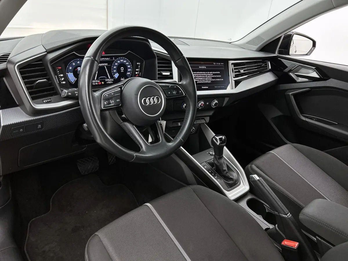 25 TFSI Pro Line 95 PK | Automaat | Camera | Parkeersensoren | Airco | Lichtmetalen velgen |
