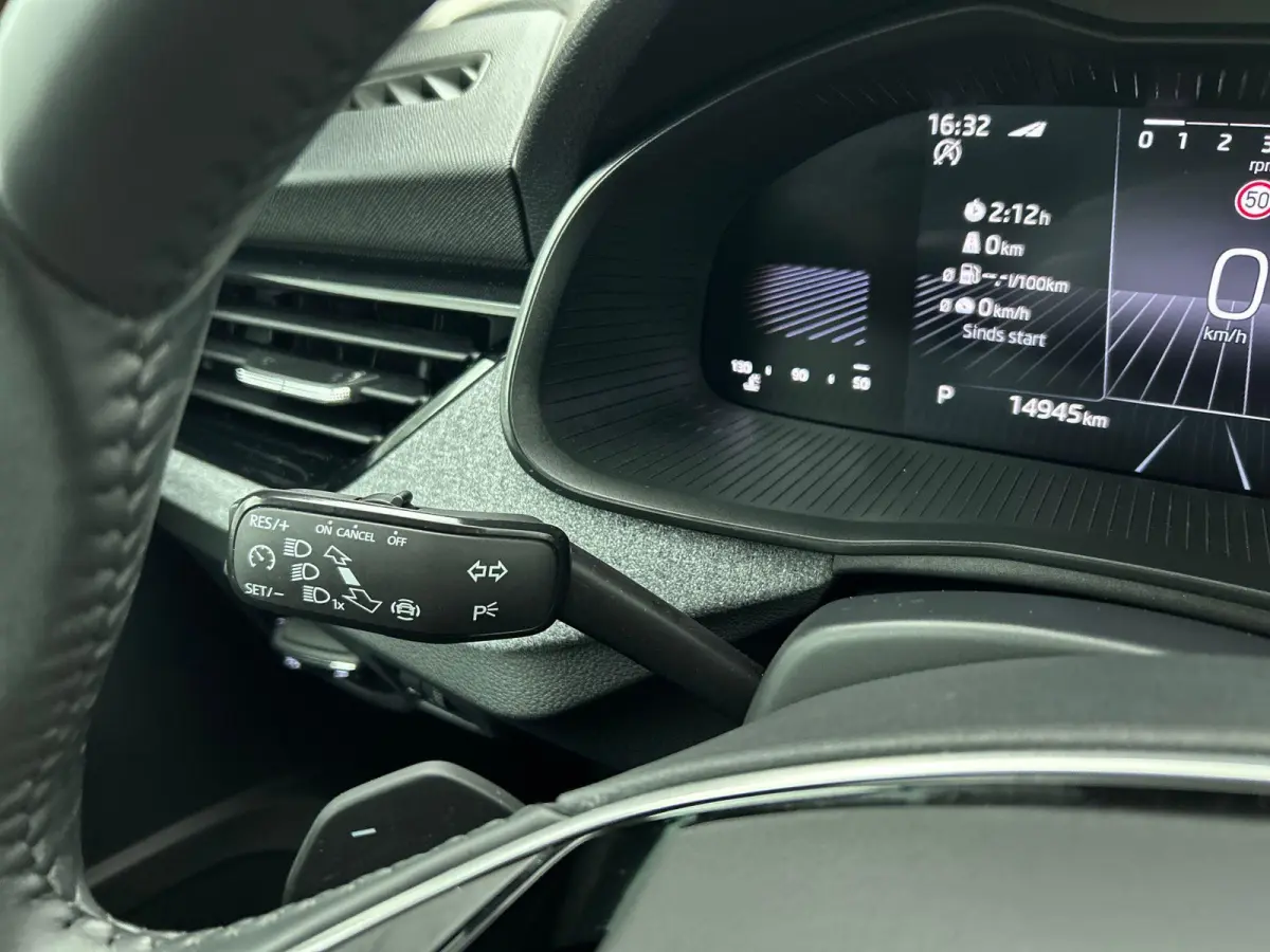 1.0 TSI Business Edition Automaat Navigatie Climate control Cruise control LED Keyless Start  Achteruitrijcamera Parkeersensoren Apple Carplay/ Android Auto Radio