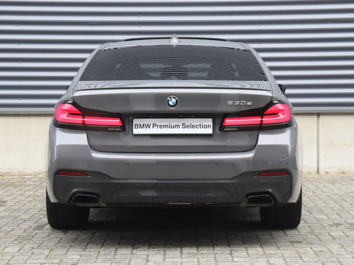 530e | High Executive | M Sportpakket | Panodak | Head-Up | Trekhaak | Hi-Fi | Parking Assistant Plus | Laserlight | 19'' LMV