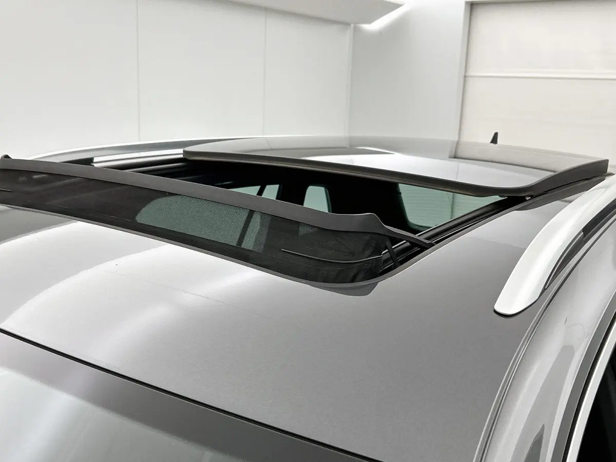 1.5 TSI Comfortline Business 130 PK | R-Line exterieur | Panoramadak | Navigatie | Climate Control | Parkeersensoren | Apple Carplay | Android Auto | 19"Lichtmetalen velgen |