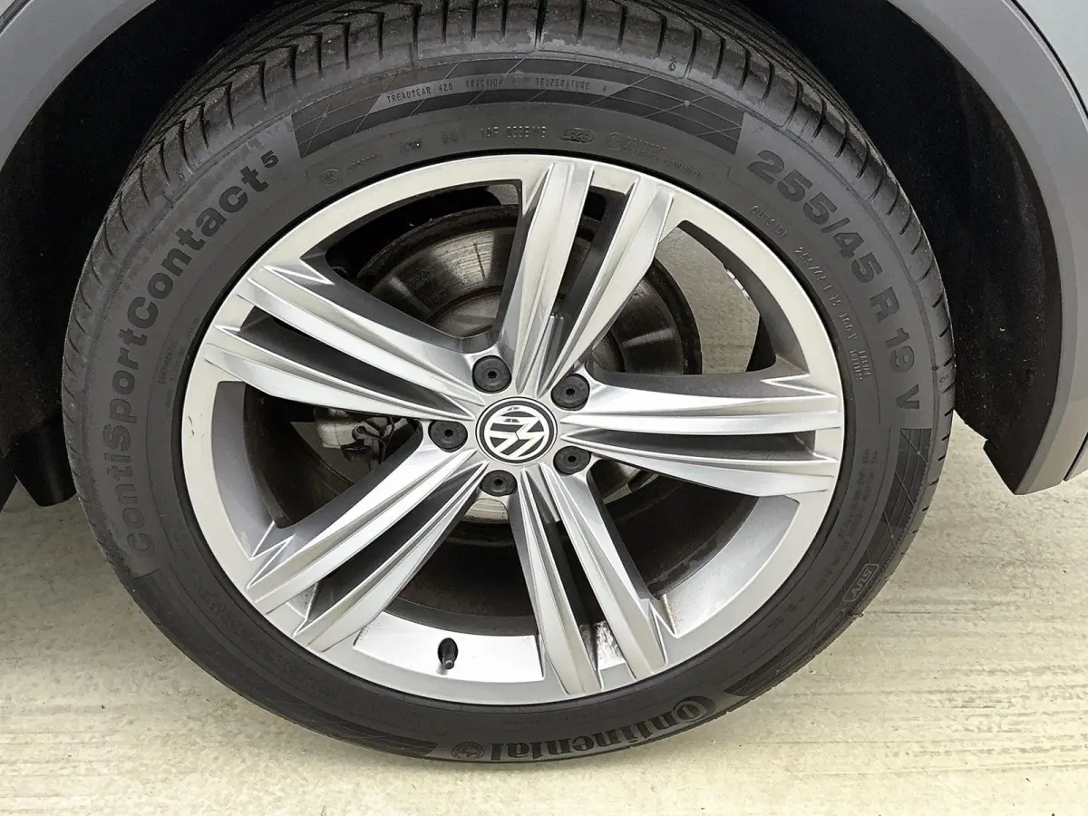 1.5 TSI Comfortline Business 130 PK | R-Line exterieur | Panoramadak | Navigatie | Climate Control | Parkeersensoren | Apple Carplay | Android Auto | 19"Lichtmetalen velgen |