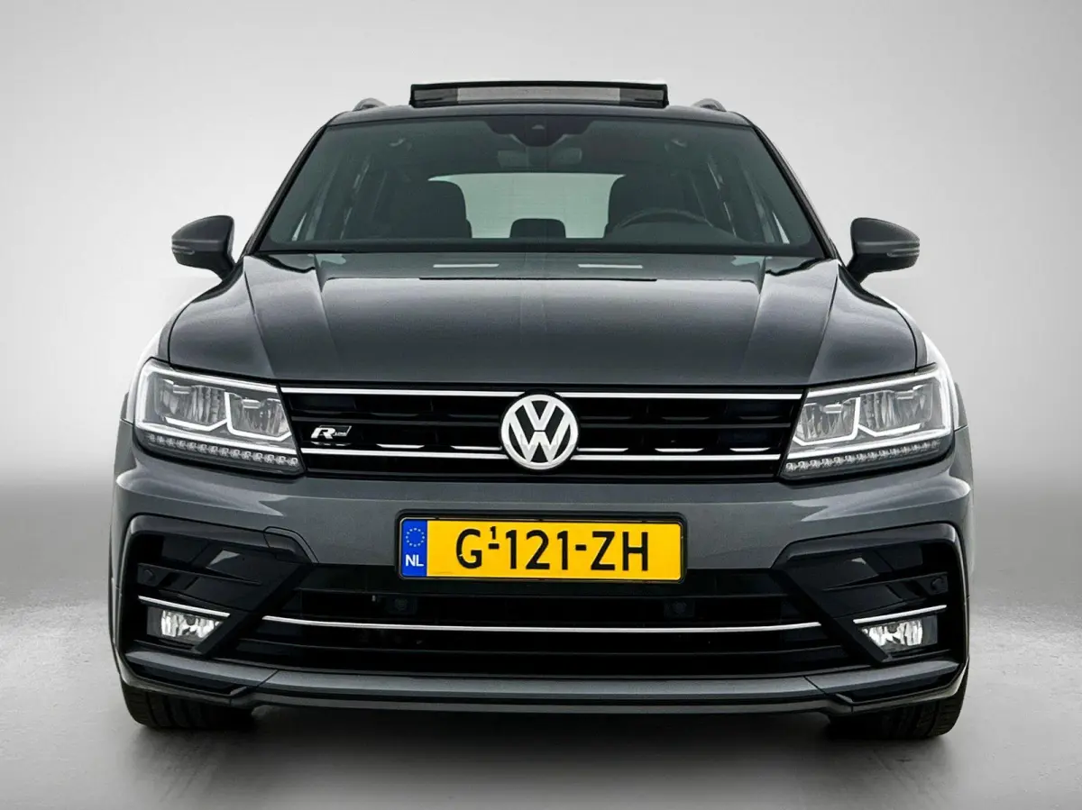 1.5 TSI Comfortline Business 130 PK | R-Line exterieur | Panoramadak | Navigatie | Climate Control | Parkeersensoren | Apple Carplay | Android Auto | 19"Lichtmetalen velgen |