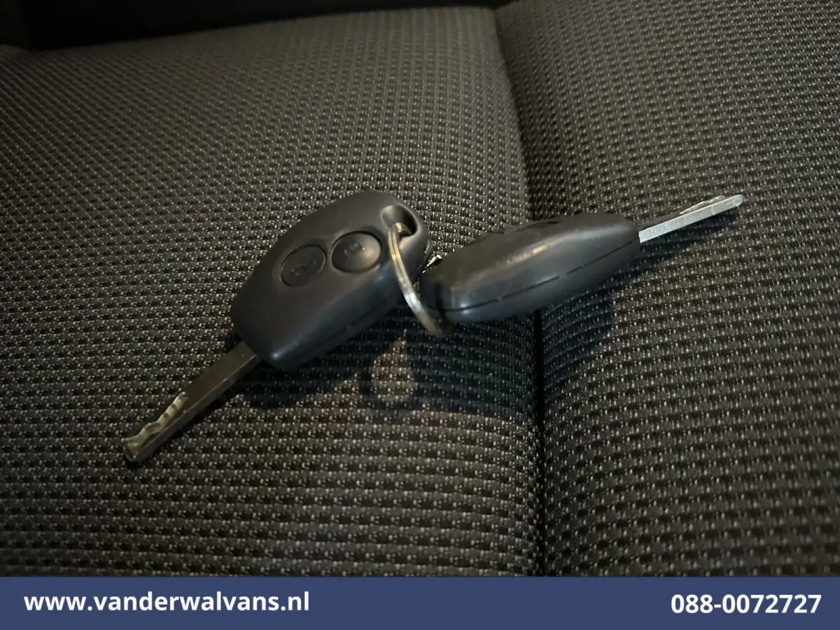 2.0 dCi 120pk L2H1 Euro6 Airco | Imperiaal | Navigatie | LED | Cruisecontrol Trekhaak, Parkeersensoren