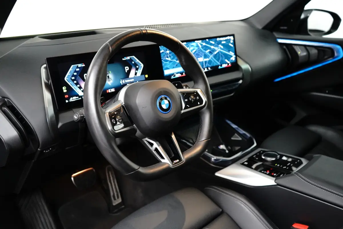 30e xDrive | M-SPORT | PANODAK | ADAPTIVE CRUISE | LEDER | STOELVERWARMING | DODE HOEK | LANE ASSIST | ELEKTR. STOEL INCL. MEMORY