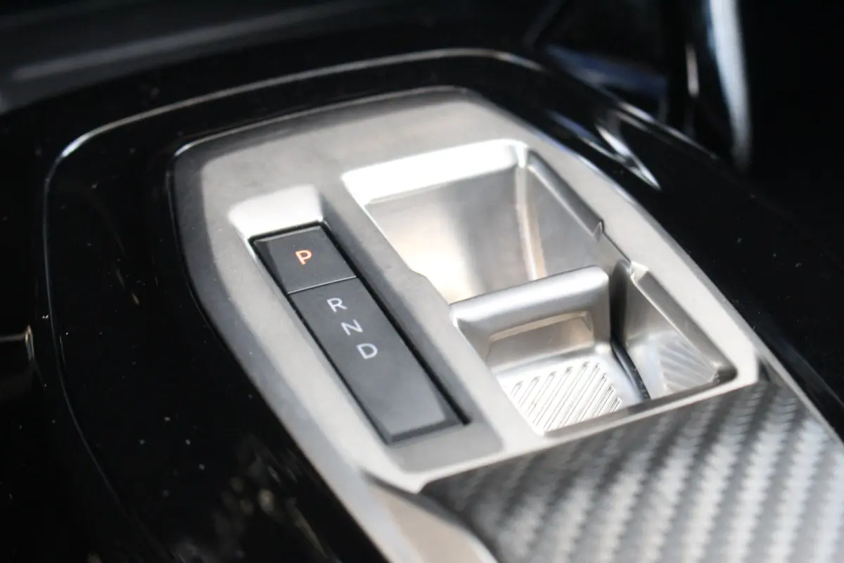 1.2 Hybrid 145 Allure | Adap. cruise C. | 360 Camera | KeyLess | CarPlay | PDC V&A | Clima | 17" LMV | Adap. cruise C. | 360 Camera | KeyLess | CarPlay | PDC V&A | Clima | 17" LMV