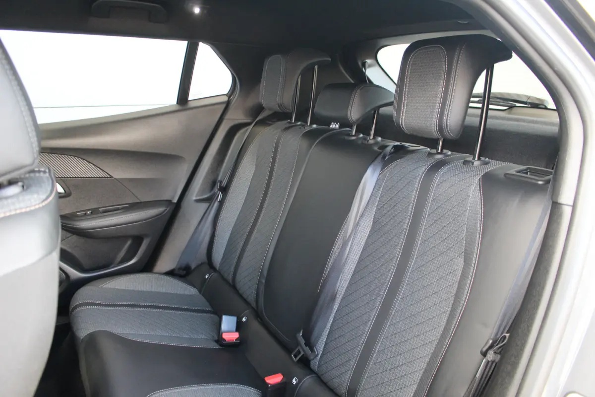 1.2 Hybrid 145 Allure | Adap. cruise C. | 360 Camera | KeyLess | CarPlay | PDC V&A | Clima | 17" LMV | Adap. cruise C. | 360 Camera | KeyLess | CarPlay | PDC V&A | Clima | 17" LMV