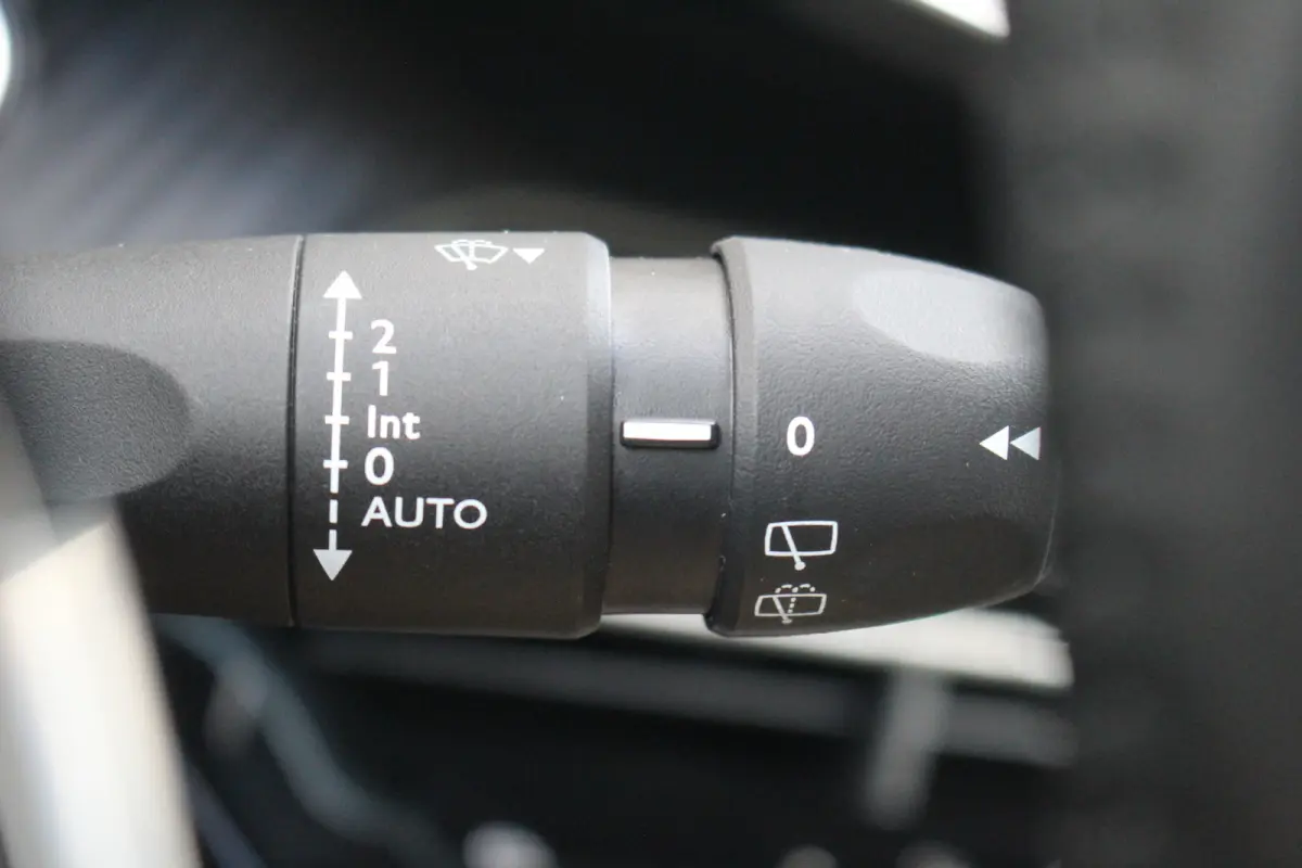 1.2 Hybrid 145 Allure | Adap. cruise C. | 360 Camera | KeyLess | CarPlay | PDC V&A | Clima | 17" LMV | Adap. cruise C. | 360 Camera | KeyLess | CarPlay | PDC V&A | Clima | 17" LMV