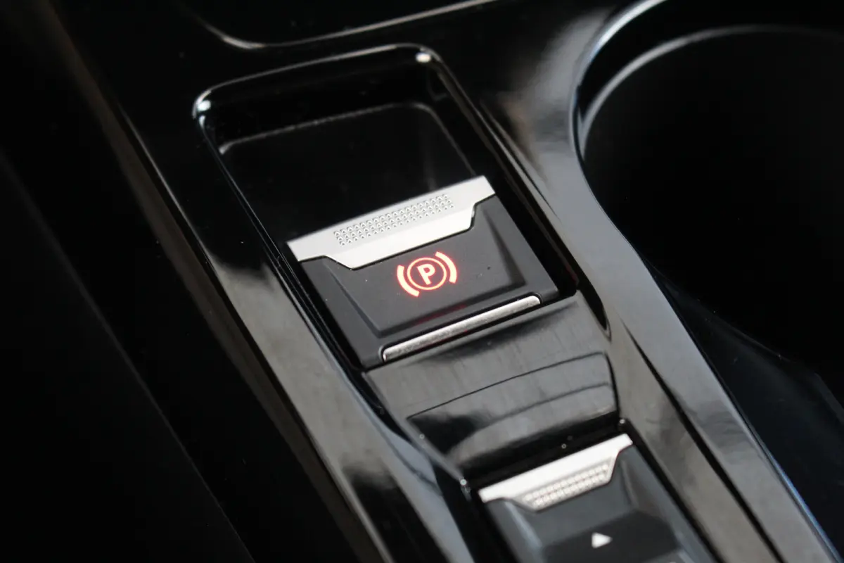 1.2 Hybrid 145 Allure | Adap. cruise C. | 360 Camera | KeyLess | CarPlay | PDC V&A | Clima | 17" LMV | Adap. cruise C. | 360 Camera | KeyLess | CarPlay | PDC V&A | Clima | 17" LMV