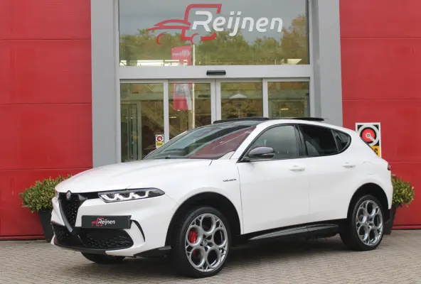 1.3T 280PK Q4 PHEV VELOCE | PANORAMISCH SCHUIF/KANTEL DAK | PREMIUM PACK: LEDEREN BEKLEDING/GEVENTILEERDE VOORSTOELEN/4-VOUDIG ELEKTRISCH VERSTELBARE LENDESTEUN VOORSTOELEN/HOOGGLANS ZWARTE 