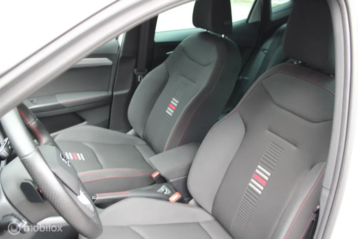 1.0 TSI FR Bus.Int. Plus/Led/Navi/Stoelverw/Cam/