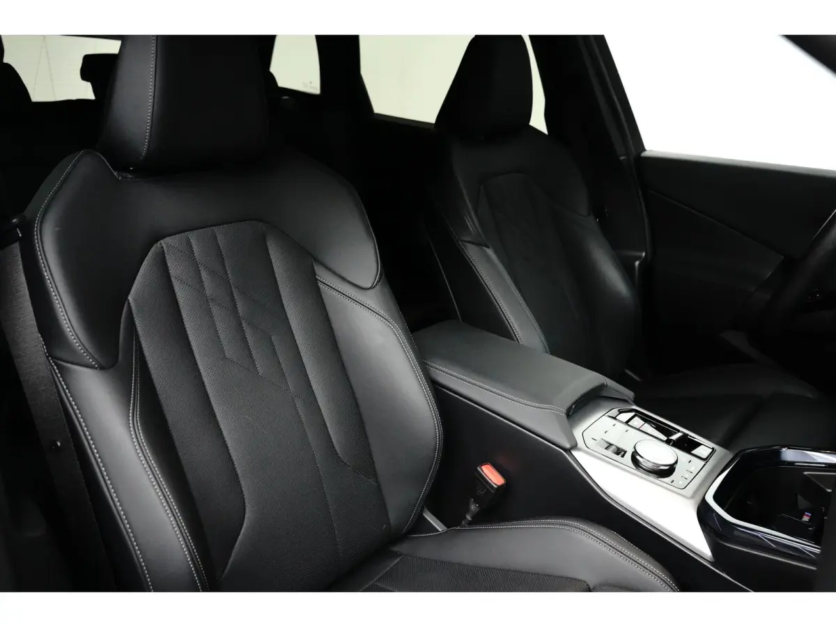 30e xDrive M-Sport | 360° CAMERA | PANODAK | STOELVERWARMING | ADAPTIVE CRUISE | LANE ASSIST | LEDER | AMBIENT LIGHTS | LED | HEAD UP