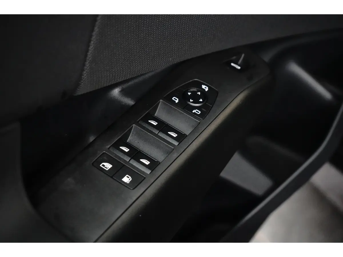 30e xDrive M-Sport | 360° CAMERA | PANODAK | STOELVERWARMING | ADAPTIVE CRUISE | LANE ASSIST | LEDER | AMBIENT LIGHTS | LED | HEAD UP