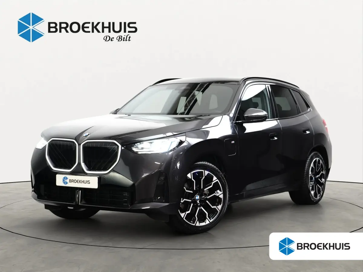 30e xDrive M-Sport | 360° CAMERA | PANODAK | STOELVERWARMING | ADAPTIVE CRUISE | LANE ASSIST | LEDER | AMBIENT LIGHTS | LED | HEAD UP
