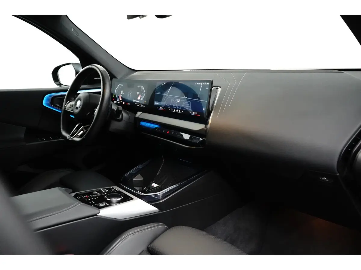 30e xDrive M-Sport | 360° CAMERA | PANODAK | STOELVERWARMING | ADAPTIVE CRUISE | LANE ASSIST | LEDER | AMBIENT LIGHTS | LED | HEAD UP