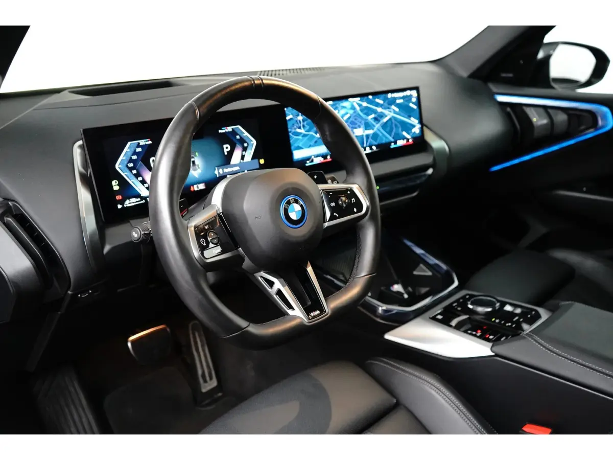 30e xDrive M-Sport | 360° CAMERA | PANODAK | STOELVERWARMING | ADAPTIVE CRUISE | LANE ASSIST | LEDER | AMBIENT LIGHTS | LED | HEAD UP